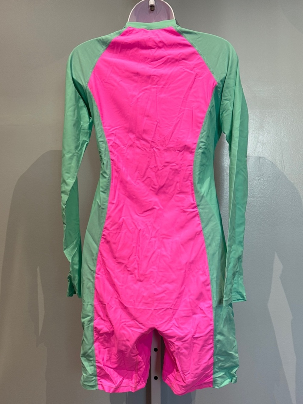 Century Star Long Sleeve Colorblock Rash Guard XLarge NWOT Pink Mint - Picture 6 of 13